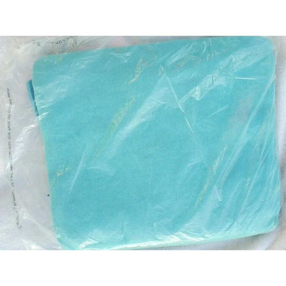 Jewel Blanket Twin or Double 72X84 Teal NOS W/O Tags Rip In Plastic Vintage